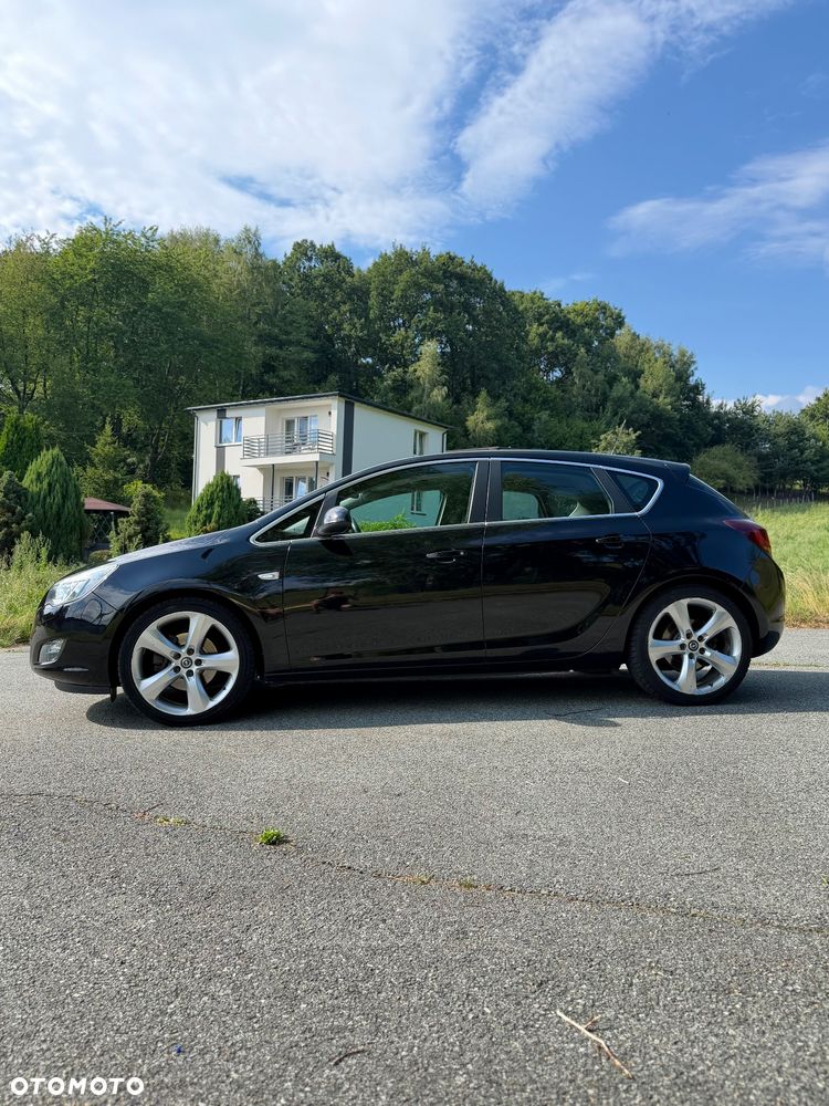Opel Astra 1.6 Turbo - 4