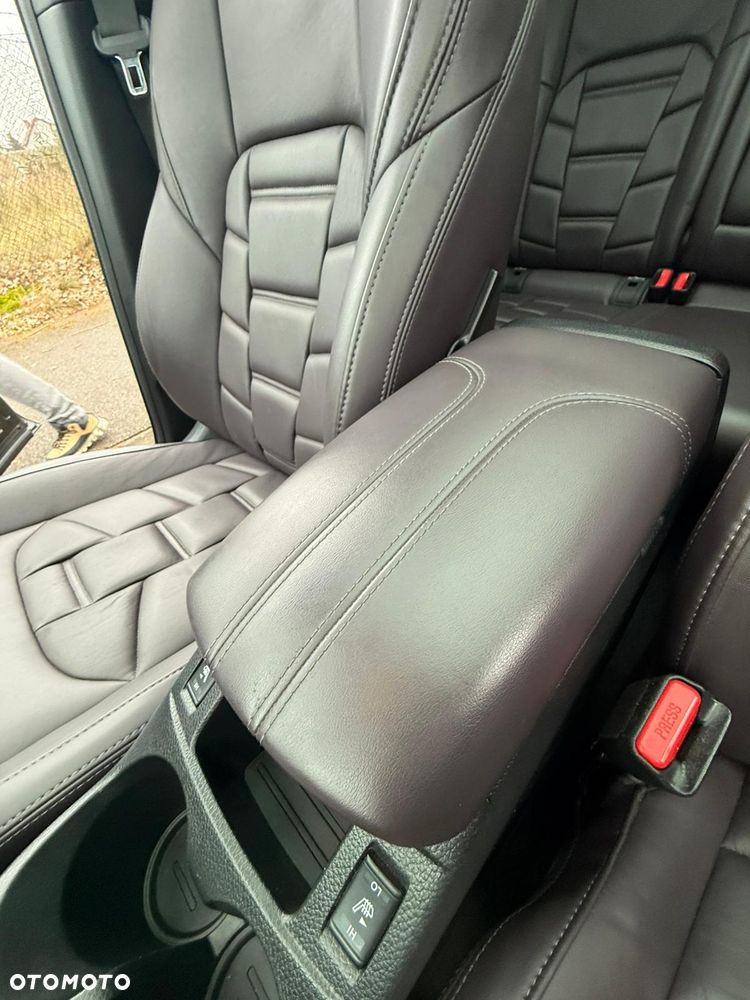 Nissan Qashqai 1.2 DIG-T Xtronic TEKNA+ - 18