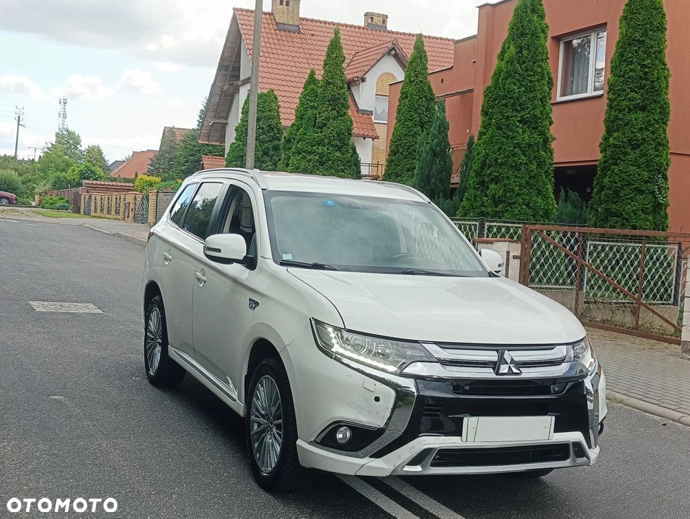 Mitsubishi Outlander 2.4 4WD Diamant+ - 28