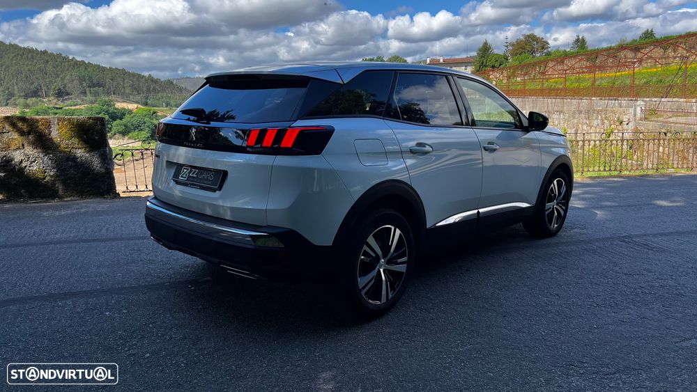 Peugeot 3008 PureTech 130 Stop & Start GPF Allure Pack - 10