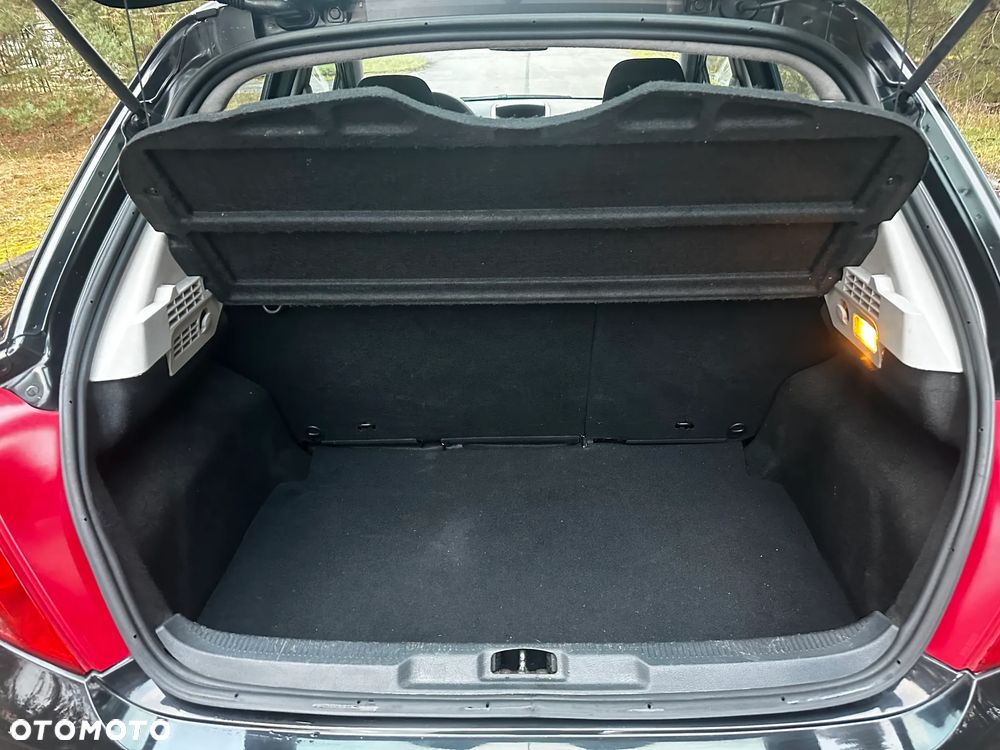 Peugeot 207 1.4 16V Presence - 24