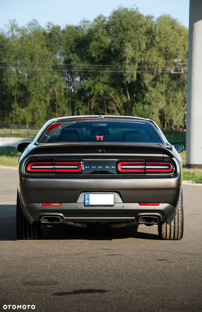 Dodge Challenger 6.4 Scat Pack - 6