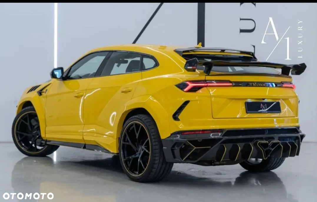 Lamborghini Urus Standard - 2
