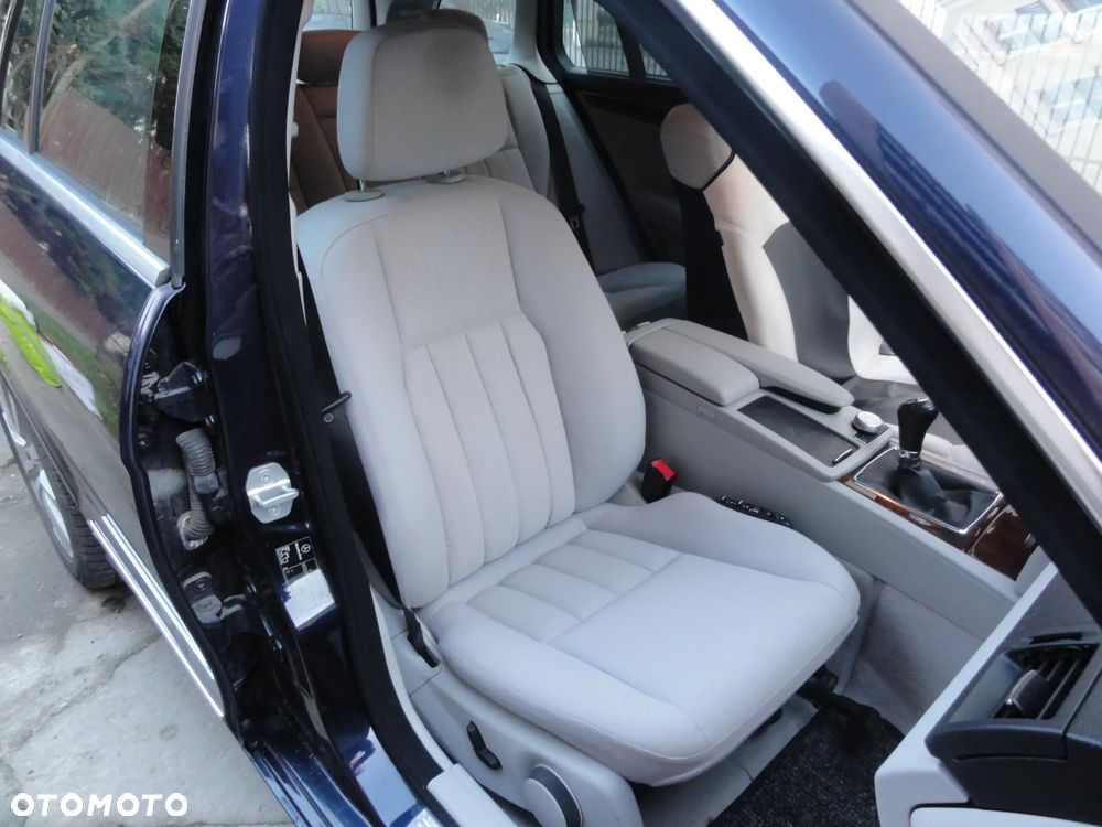 Mercedes-Benz Klasa C 180 CGI BlueEff Elegance - 12