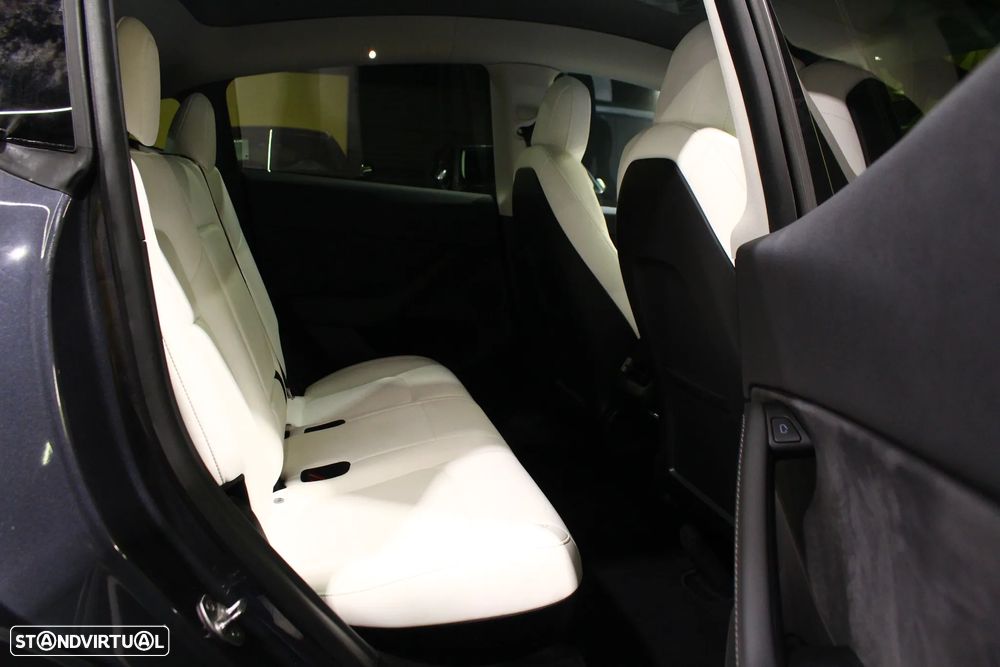 Tesla Model Y Long Range Tração Integral - 22