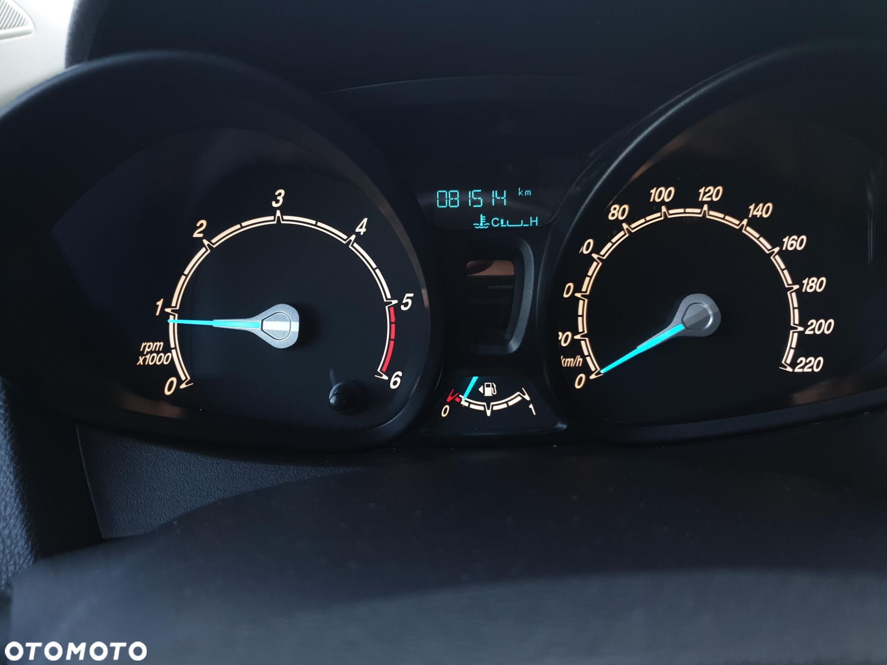 Ford transit-courier - 12
