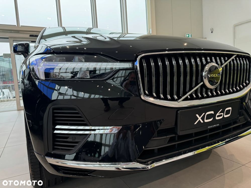 Volvo XC 60 T6 Plug-In Hybrid AWD Ultra Bright - 6