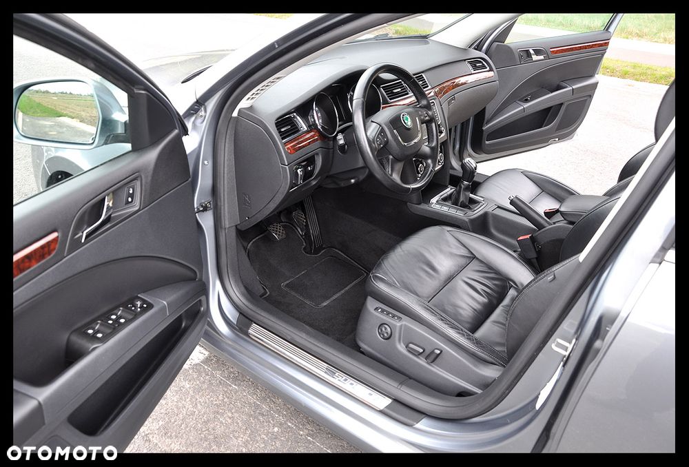 Skoda Superb 2.0 TDI Exclusive - 25