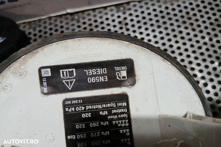 Usita rezervor 13183307 13183306 13183307 13183306 Opel Corsa D [2006 - 4