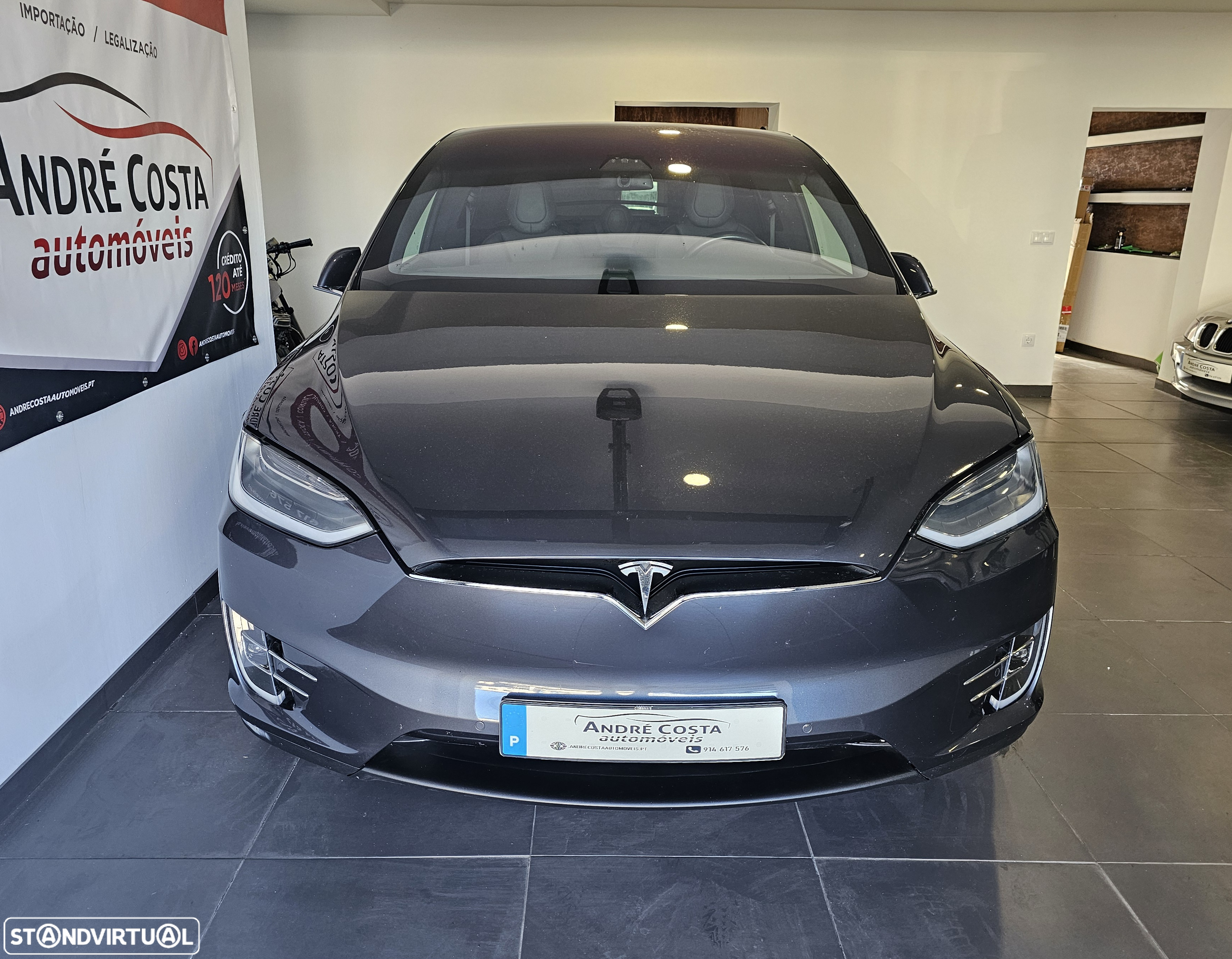 Tesla Model X - 6