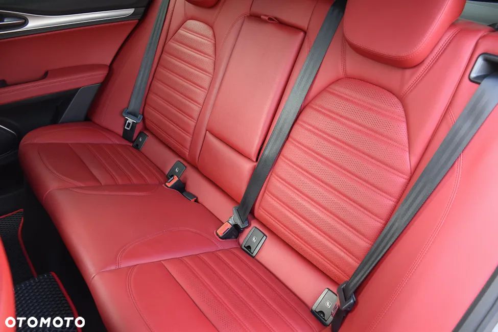 Alfa Romeo Stelvio 2.0 Turbo Veloce TI Q4 - 37