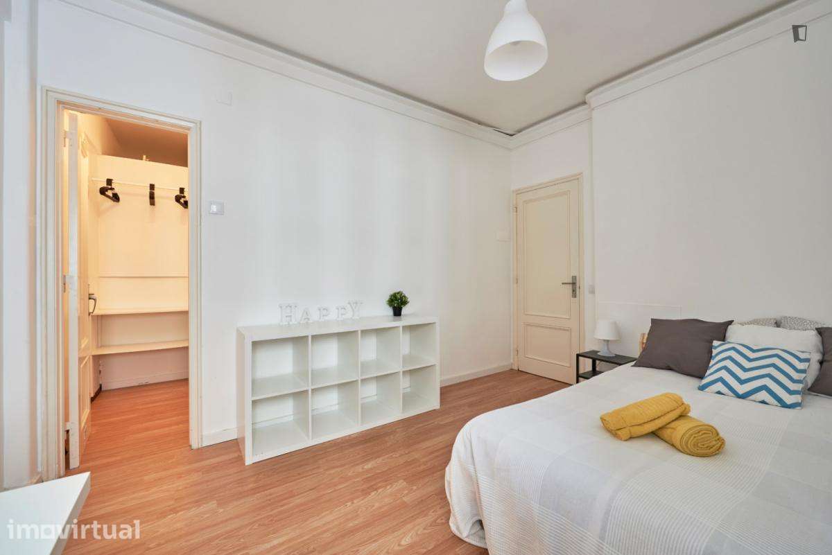 Quarto - localizado em Marquês de Pombal Lisbon - Grande imagem: 5/46