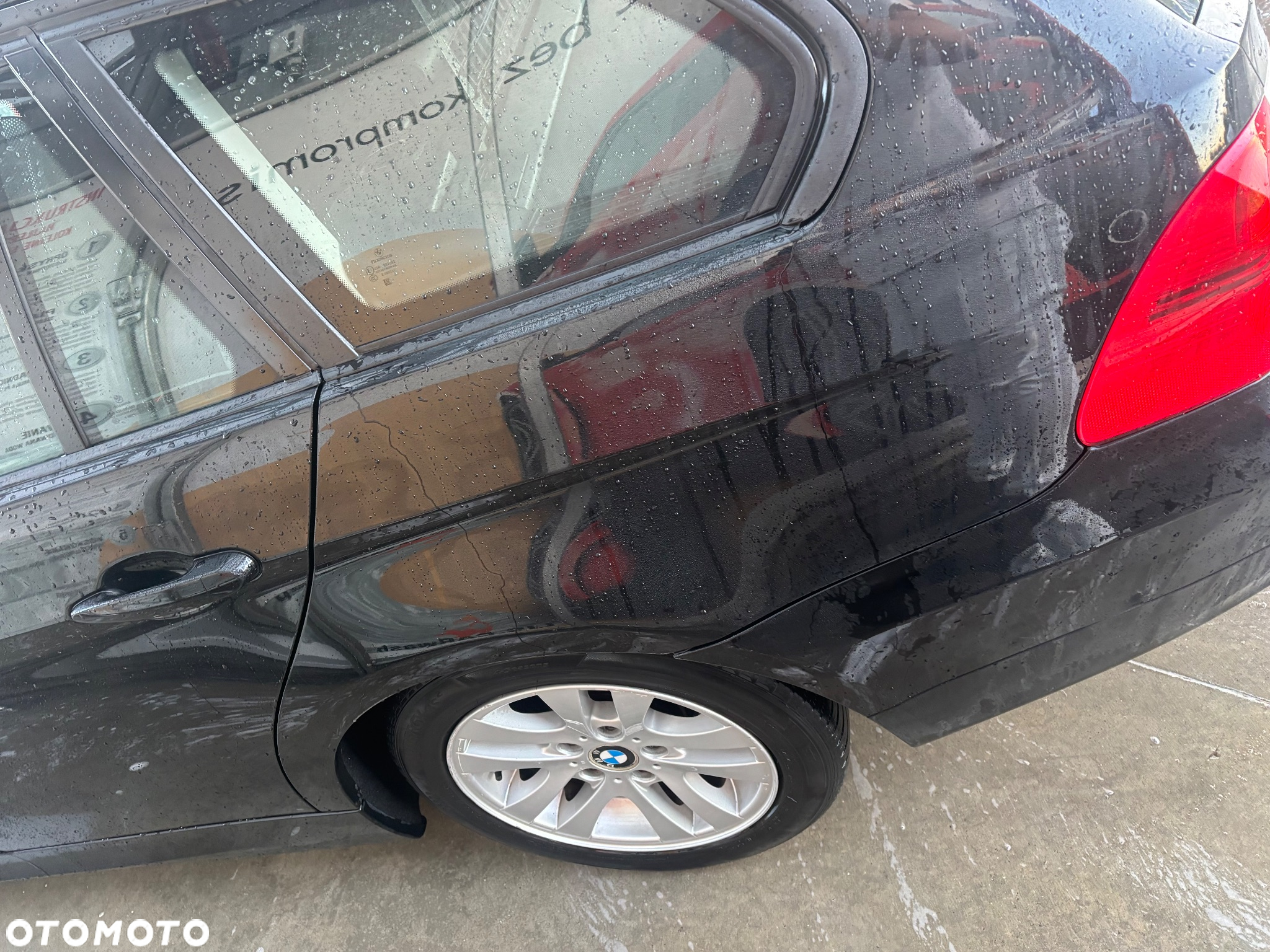 BMW Seria 3 318i Touring - 15