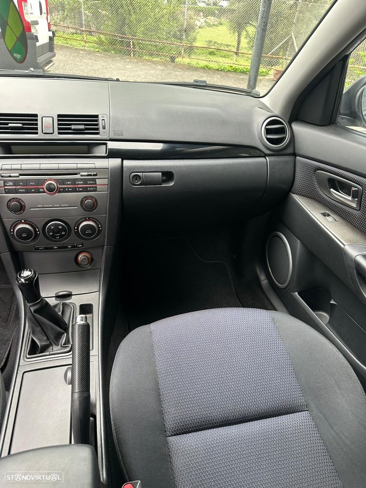 Mazda 3 Sedan - 10