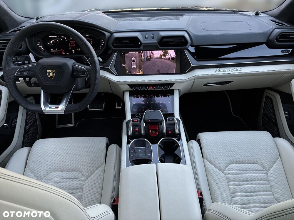 Lamborghini Urus - 10