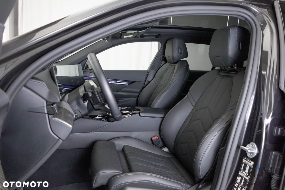 BMW Seria 5 520d xDrive - 32