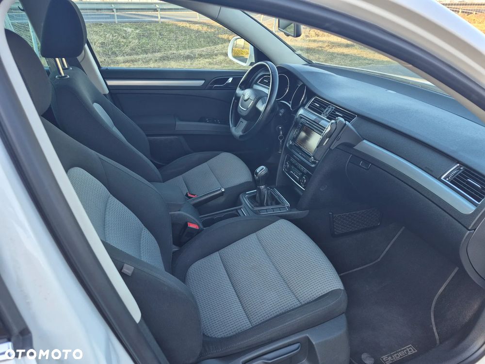 Skoda Superb 2.0 TDI PD Elegance - 9
