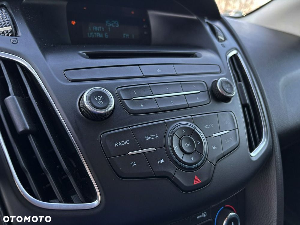 Ford Focus 1.6 Edition - 19