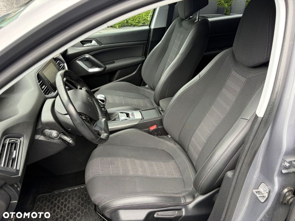 Peugeot 308 - 16