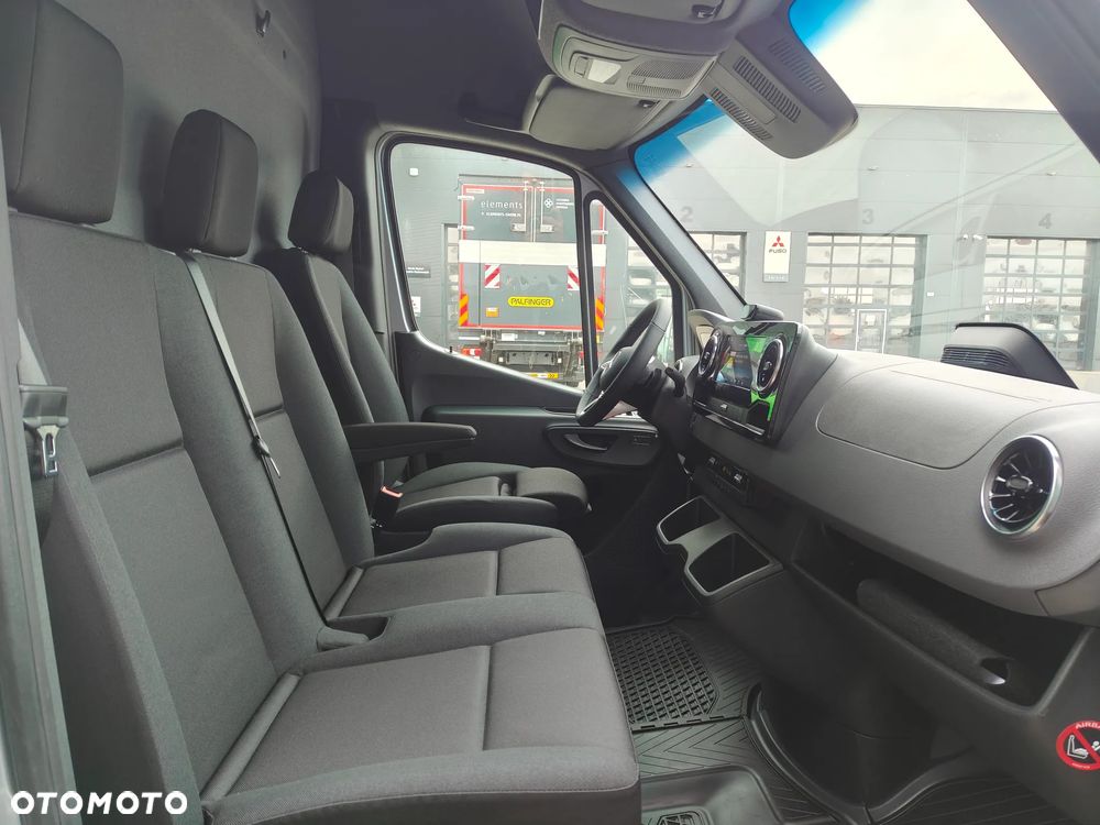 Mercedes-Benz Sprinter - 17