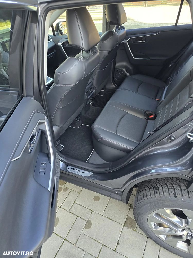Toyota RAV4 - 11