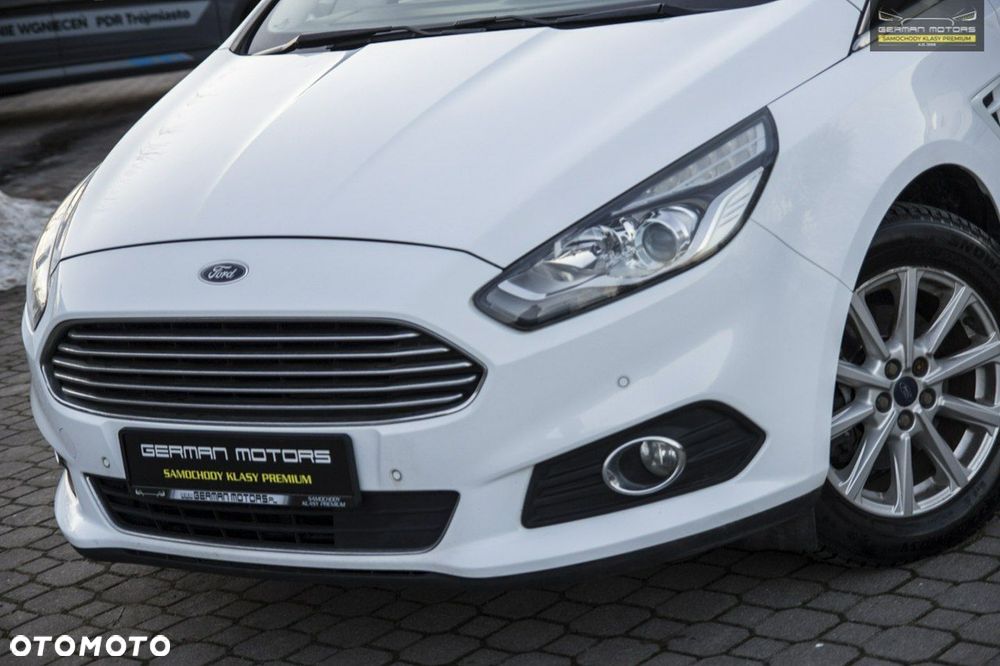 Ford S-Max - 11