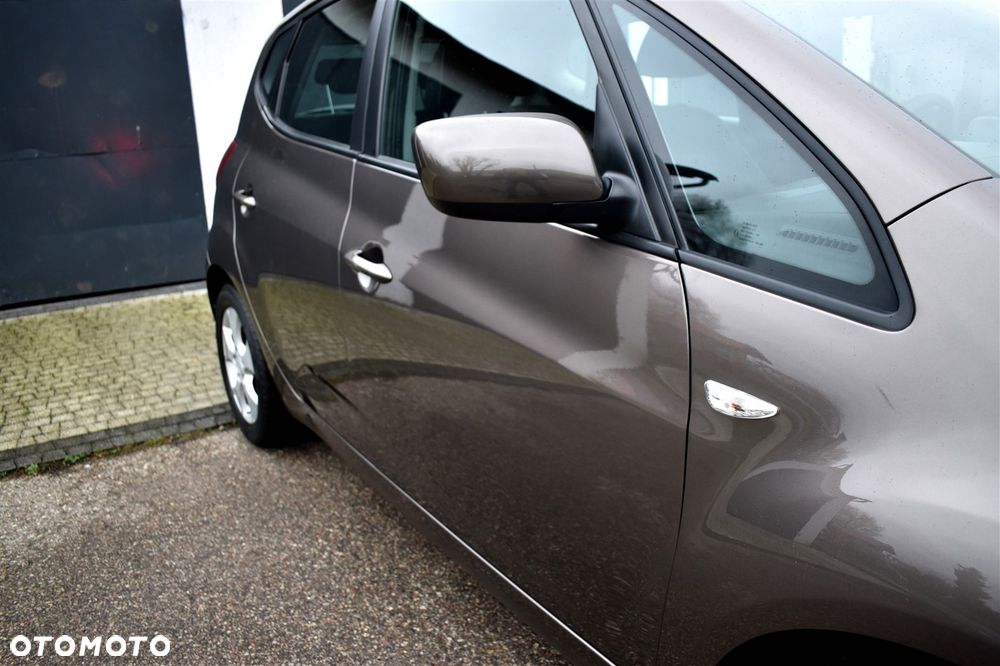 Kia Venga 1.4 CVVT Fifa World Cup Edition - 6