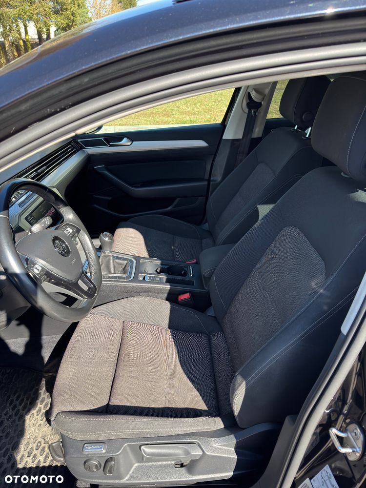 Volkswagen Passat 2.0 TDI (BlueMotion Technology) Comfortline - 12