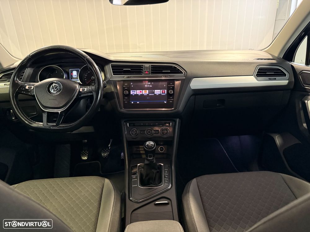 VW Tiguan 1.6 TDI Confortline - 9