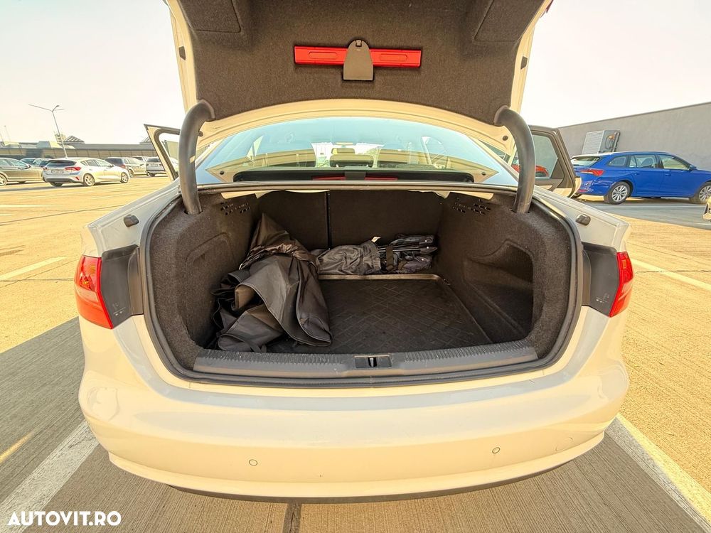 Audi A4 2.0 TDI DPF Attraction - 12