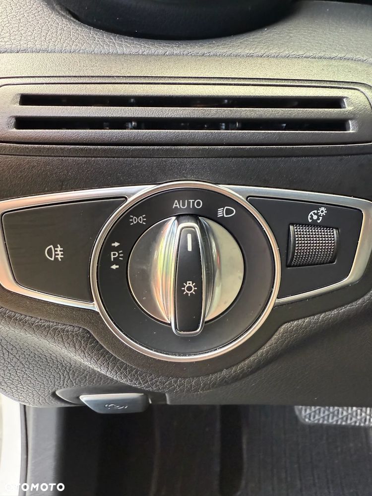 Mercedes-Benz Klasa C 180 (BlueTEC) d T 7G-TRONIC - 19
