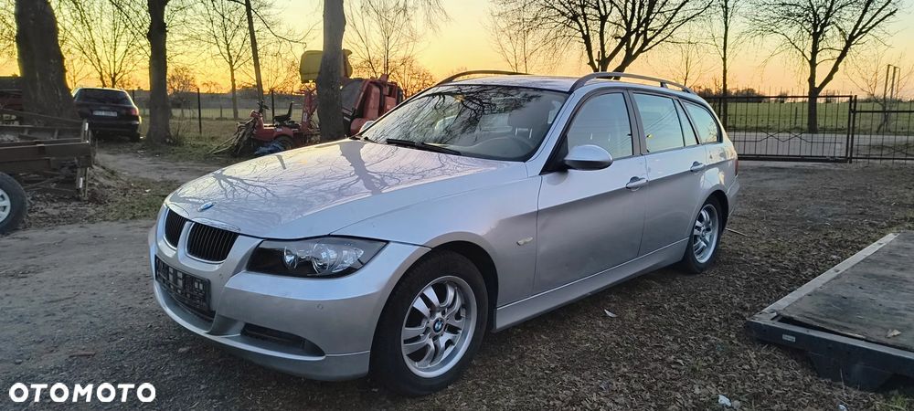 BMW Seria 3 318d - 1