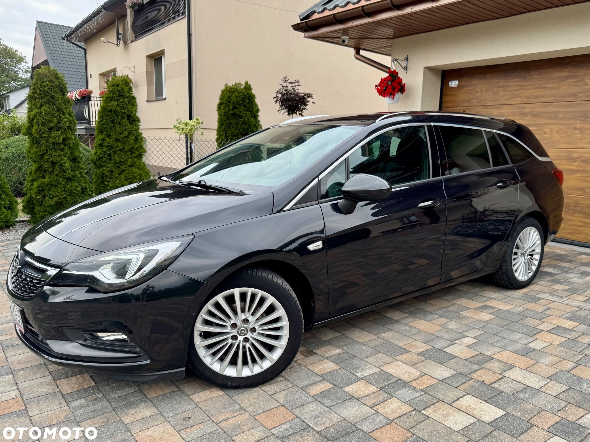 Opel Astra 1.4 Turbo Start/Stop Sports Tourer Innovation - 1