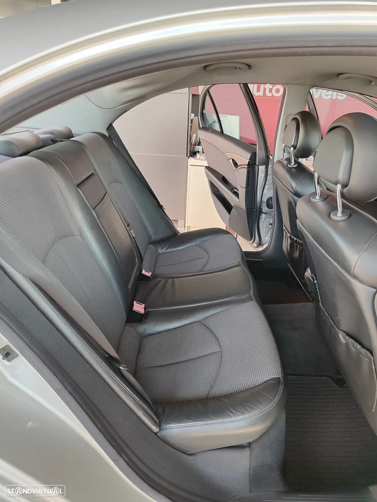 Mercedes-Benz E 220 CDi Avantgarde - 18