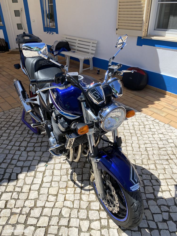 Suzuki GSX 1400 K7 FE - 4