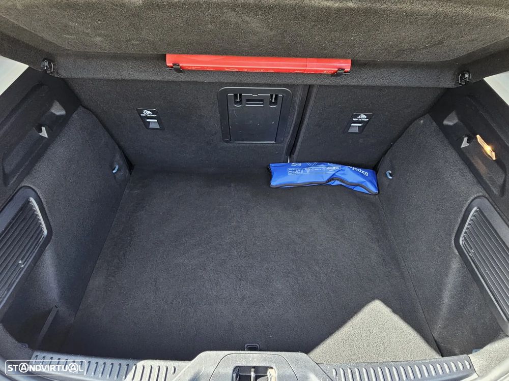 Ford Focus 1.5 TDCi EcoBlue Active - 21