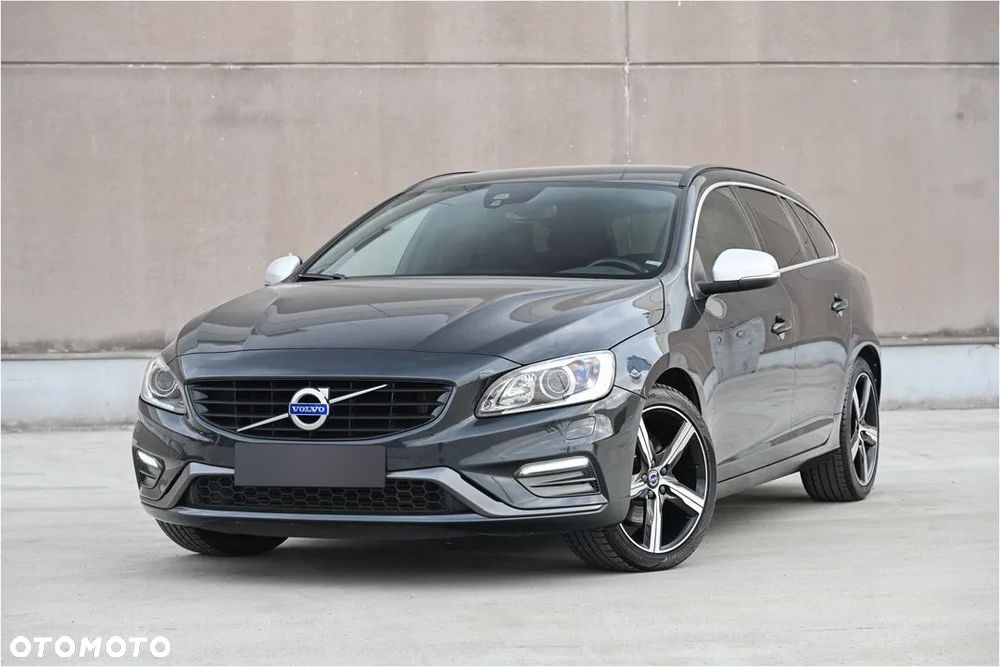 Volvo V60 D3 R-Design - 1