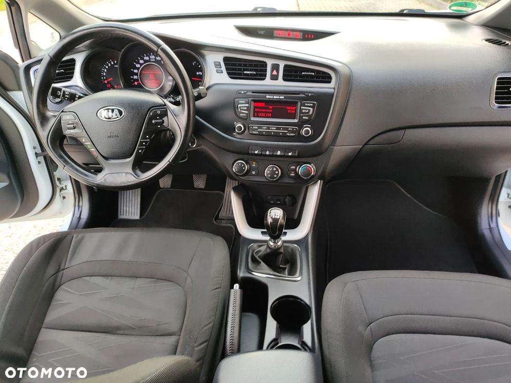 Kia Ceed - 25