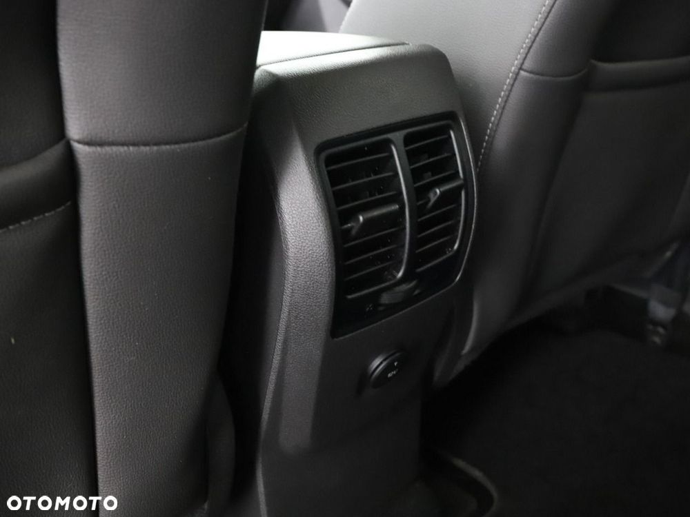 Ford Kuga 2.0 TDCi 4x4 Titanium - 34