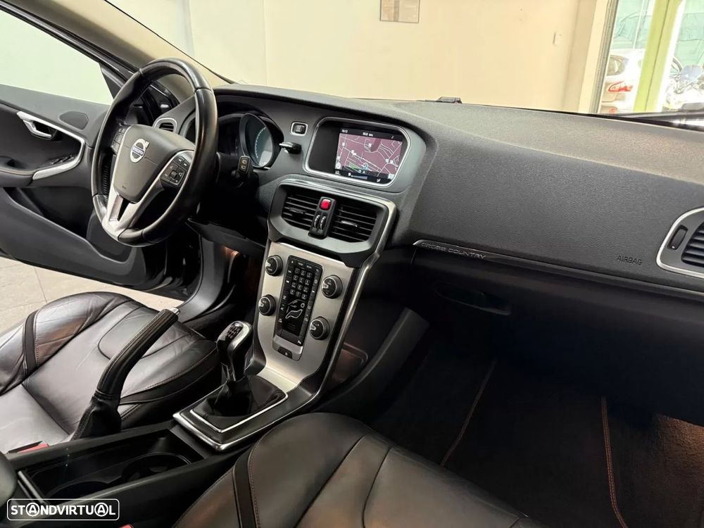 Volvo V40 Cross Country - 21