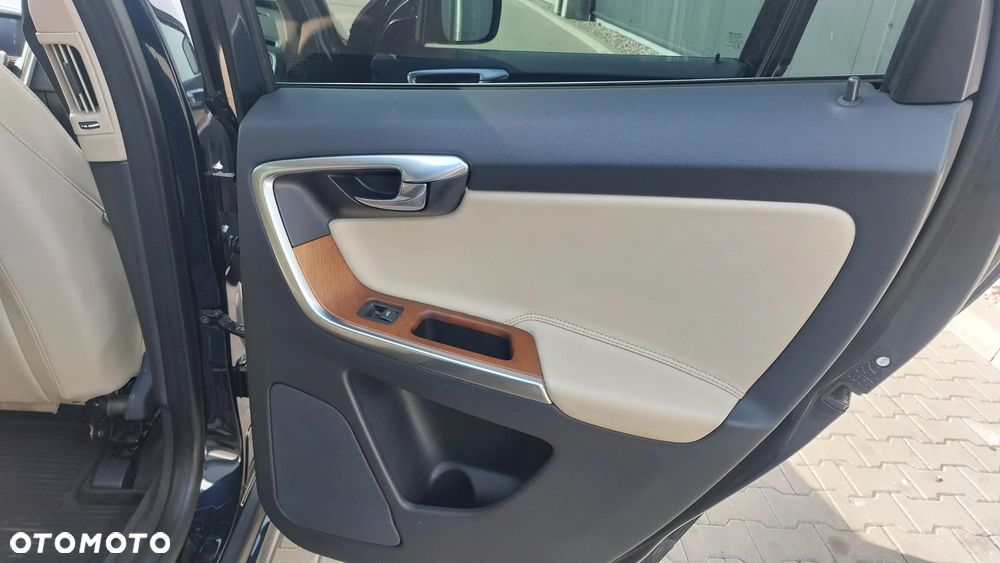 Volvo XC 60 T5 Kinetic - 5