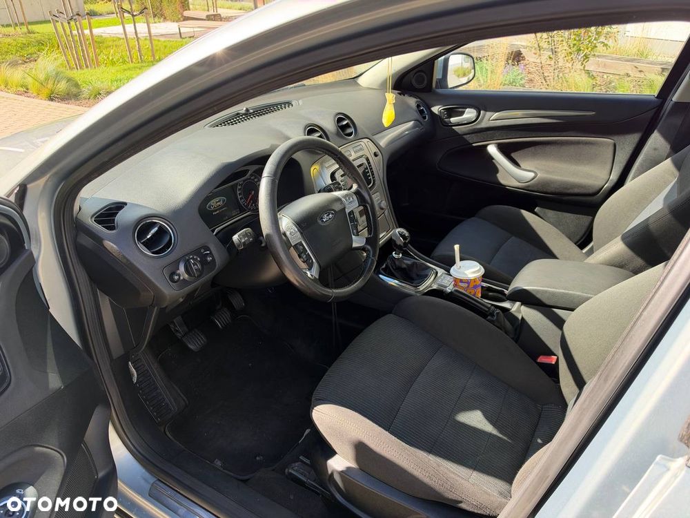 Ford Mondeo - 13