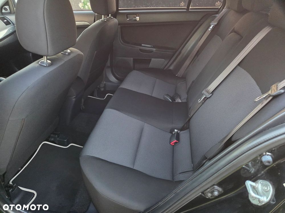 Mitsubishi Lancer - 18