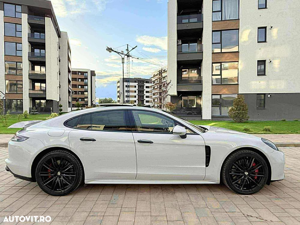 Porsche Panamera Turbo - 6