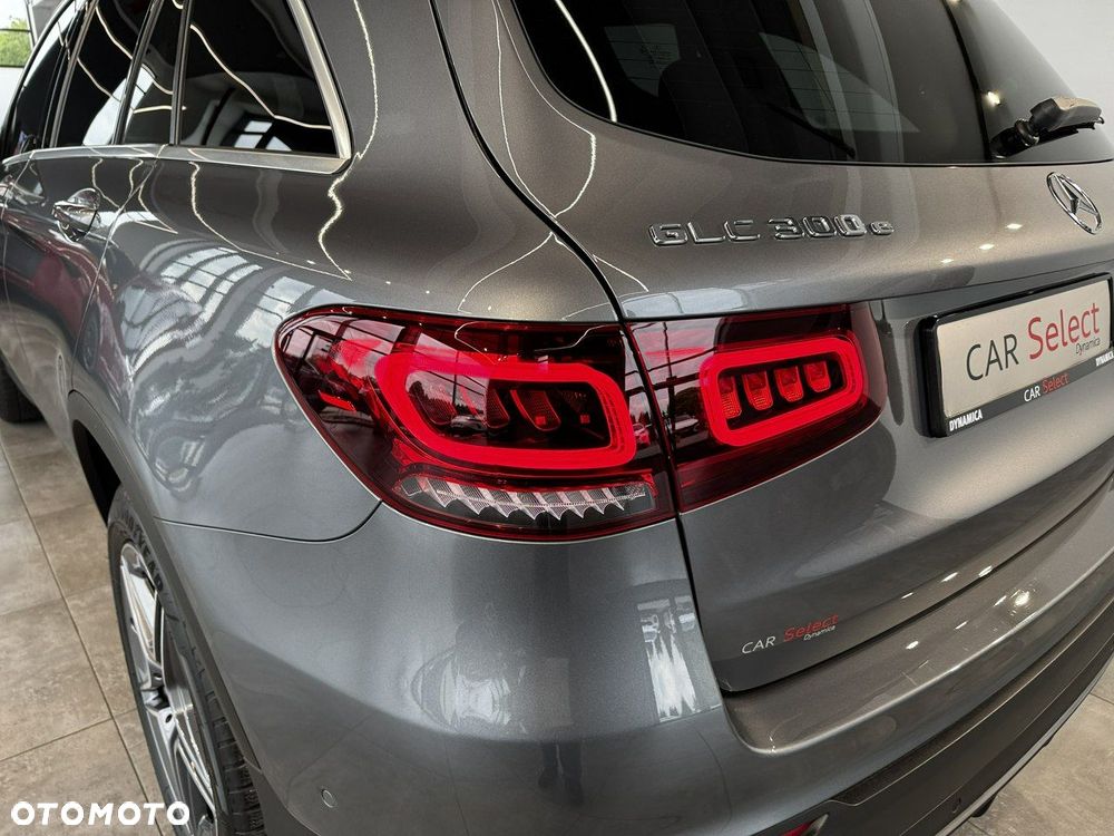 Mercedes-Benz GLC - 12