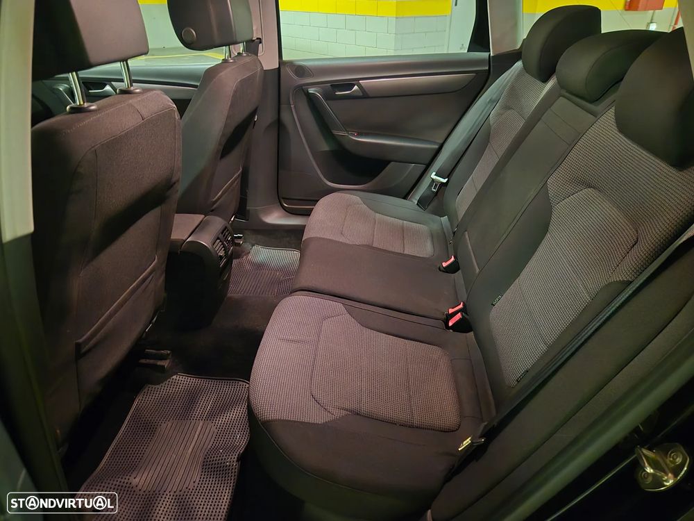 VW Passat Variant 1.6 TDI Confortline - 26