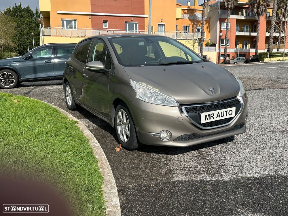 Peugeot 208 1.4 HDi SE Style - 3