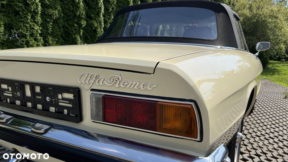 Alfa Romeo Spider - 7