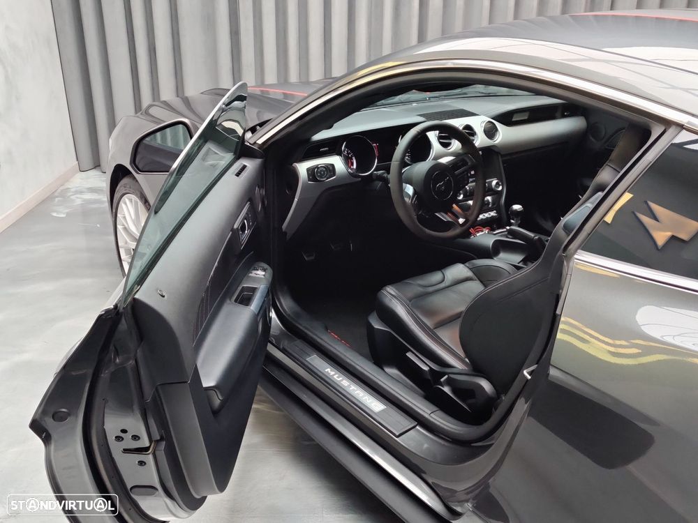 Ford Mustang 2.3i EcoBoost - 9