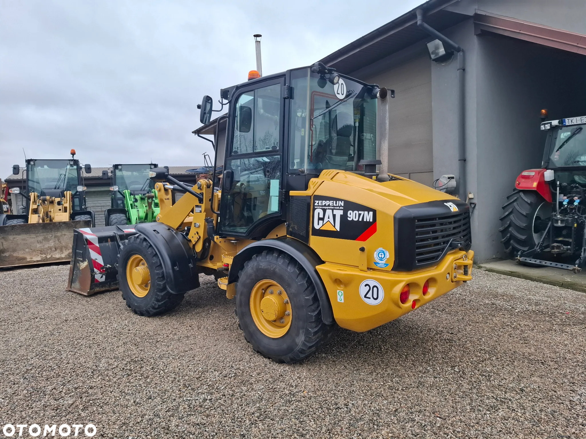 Caterpillar CAT 907 M - 3